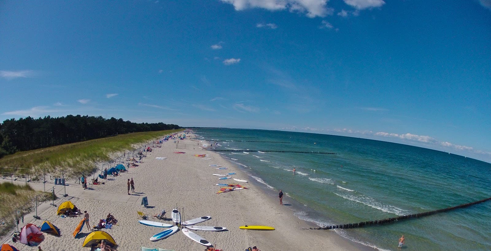 Luftaufnahme des Windsurfstrands in Zingst